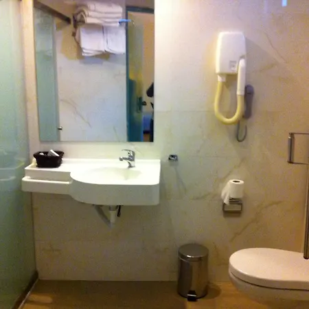 玛丽提娜酒店 酒店