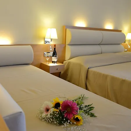 Maritina 3*